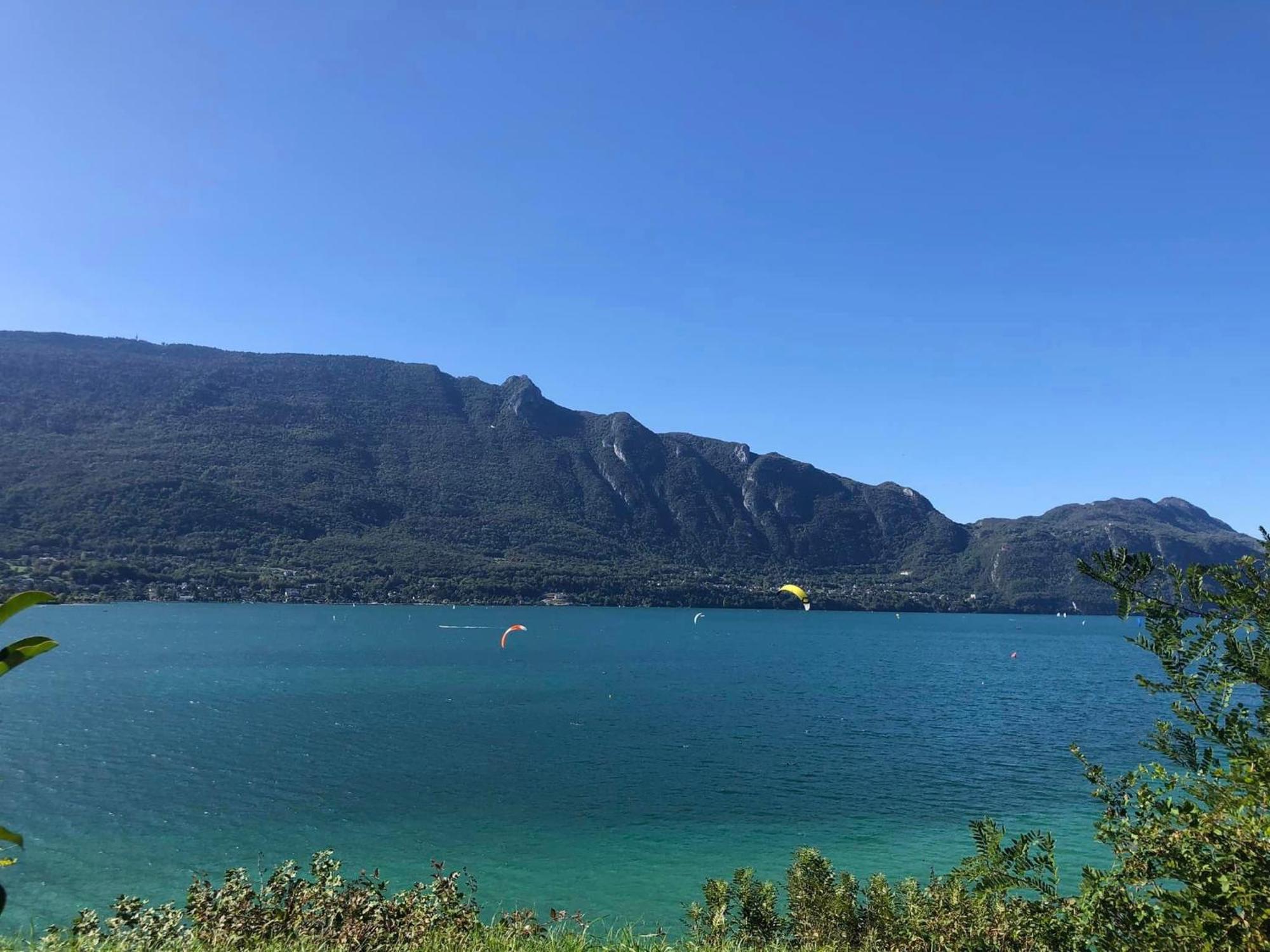 A La Marc'Quize Chambres D'Hotes, Petit Dejeuner Compris, Avec Piscine A Debordement En Exterieur, Bain Nordique A 38 Degres En Prestation Supplement Sur Reservation Horaire Anticipee 1 Place De Parking Gratuite Sur Place Mouxy Extérieur photo